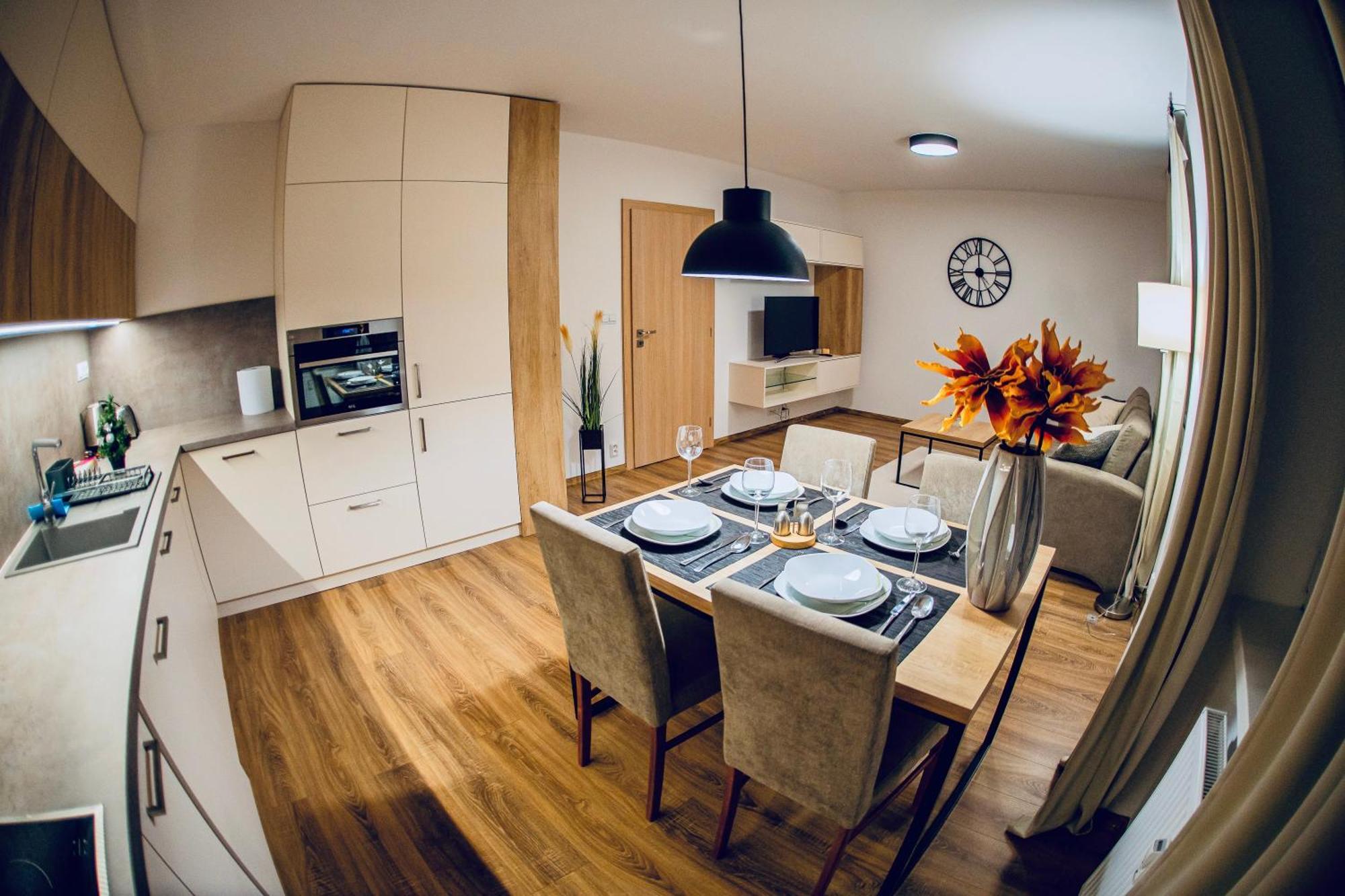 Old Town City Center Apartment 1 - Private Parking Included Košice Exterior foto